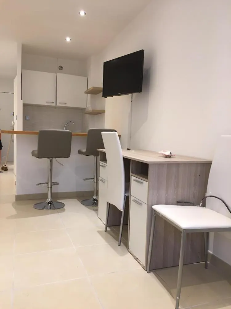 Apartment Sunny Prom Studio Nice